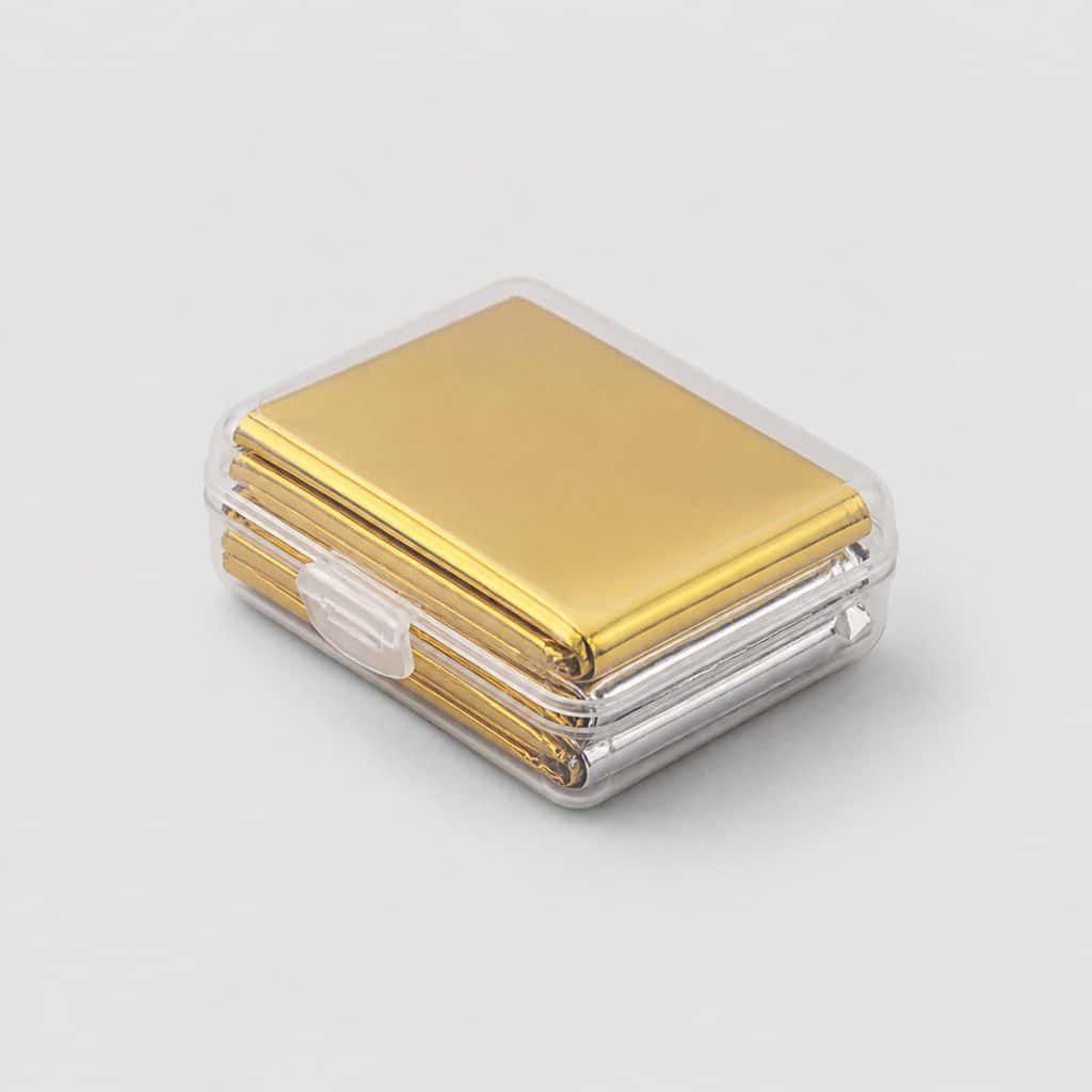 Petite couverture de survie dans son étui très compact