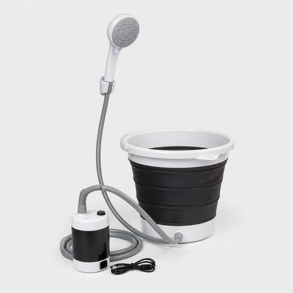 Kit douche de camping avec pompe, pommeau et seau pliable 20 litres